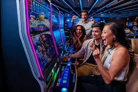 Tabel pembayaran Wild West Gold menunjukkan nilai simbol dan kombinasi